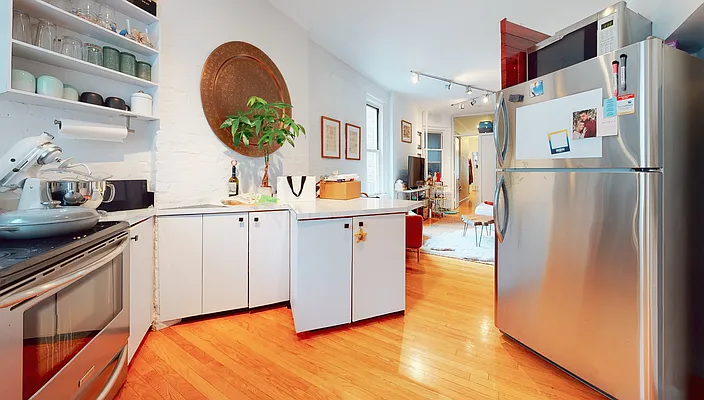 Rented by Bond New York | media 14