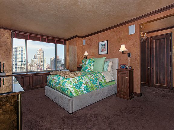 3rd image of 308 E 72nd St APT 20A