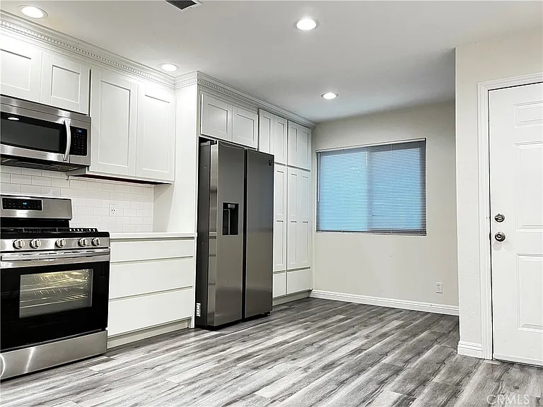 7631 Amazon Dr — Photo 4