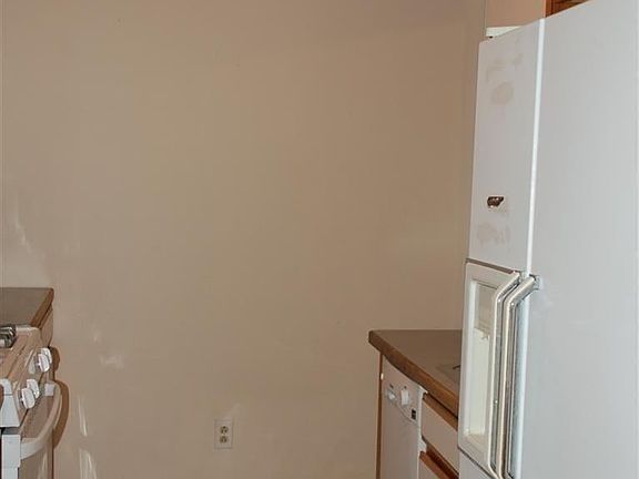 5th image of 1276 Brooke Ave