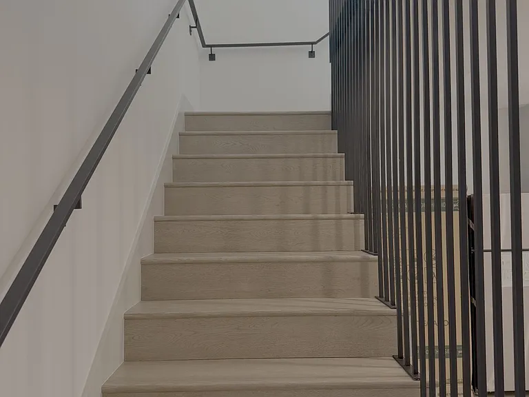 9 Gresham Ln — Photo 3