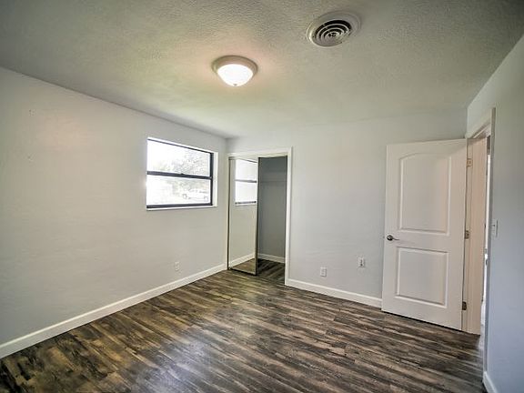 4th image of 112 Golfview Ln