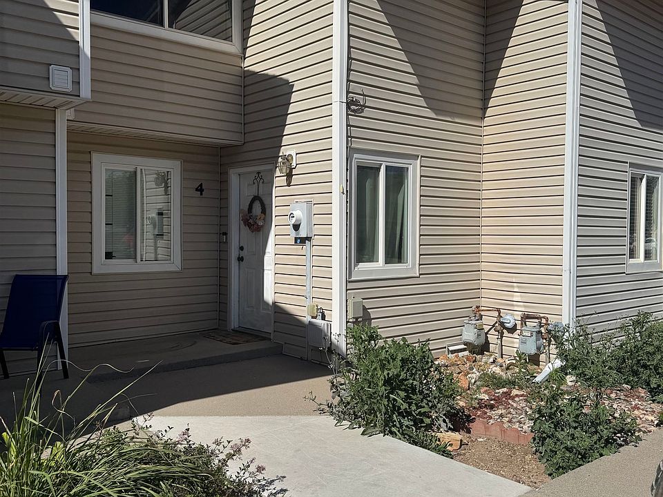 1st image of 255 Beacon Ct APT 4