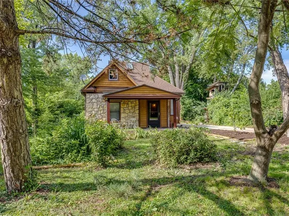 1420 W 4th St, Lawrence, KS 66044