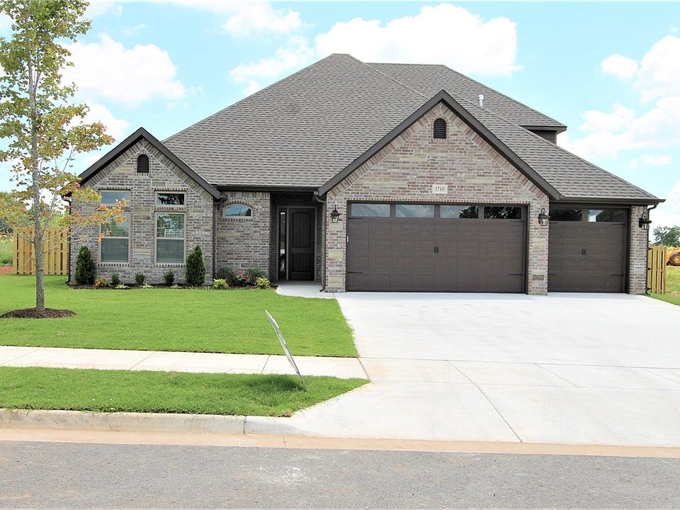 1st image of 1710 Grace Pl