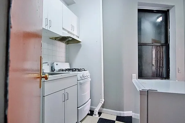 Rented by Compass | media 7