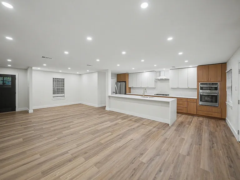 2709 Oak Cir — Photo 15