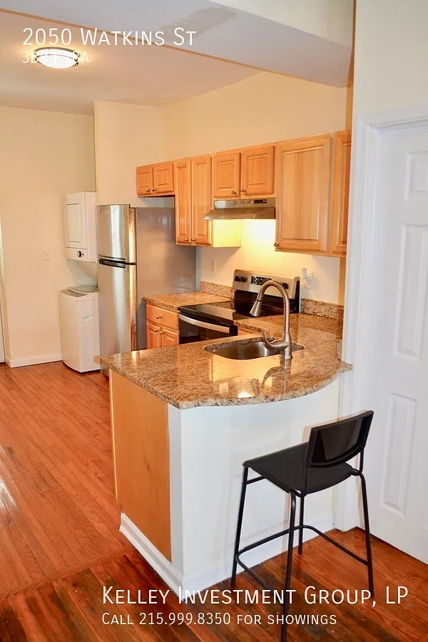3 bed, 1100 sqft, $1,540 — Photo 1