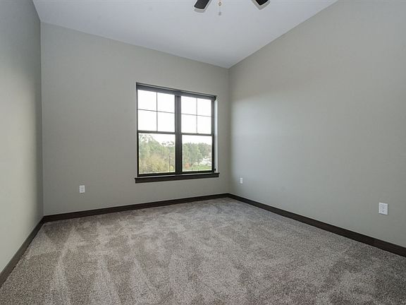 4th image of 1050 Depot Ln SE #38778d397