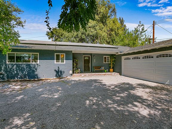 2nd image of 2674 Lincoln Ave