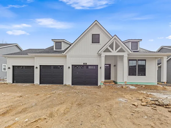 13465 Stafford Dr, Nunica, MI 49448