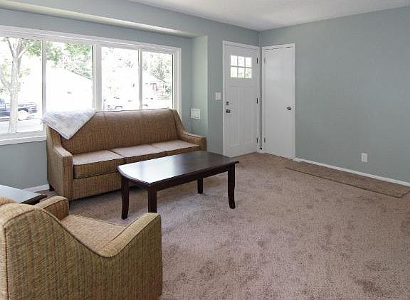 2nd image of 706 Vincent Ave N
