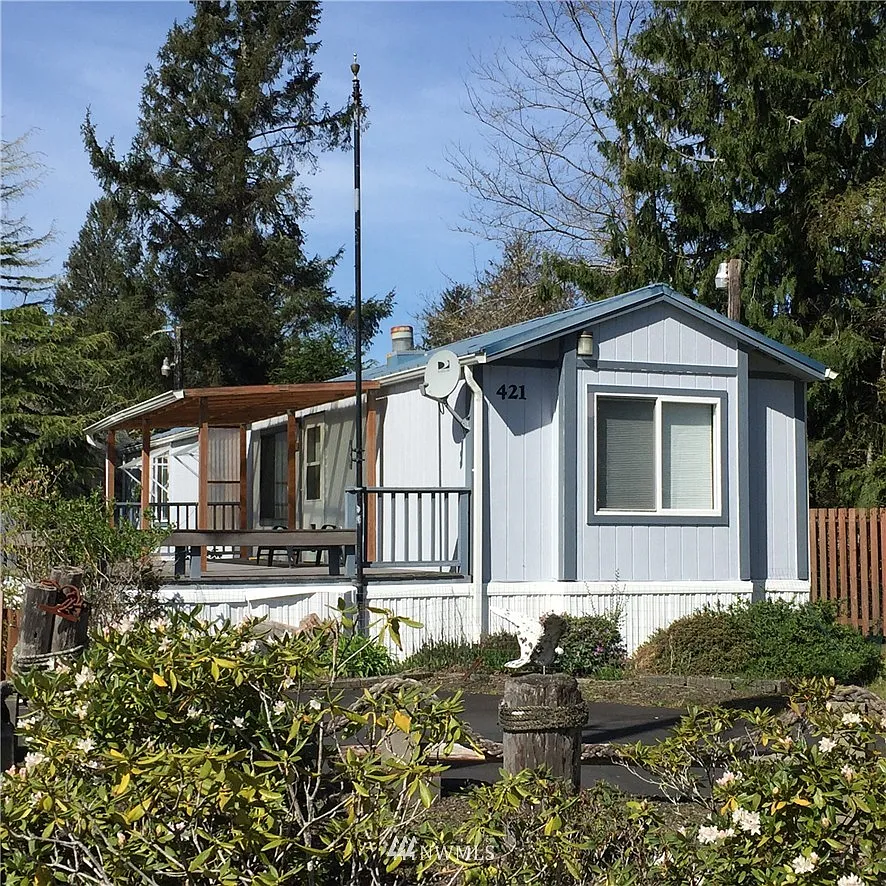 421 N Hoquiam Street photo 1
