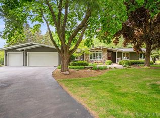 6N198 Old Homestead Rd, Saint Charles, IL 60175