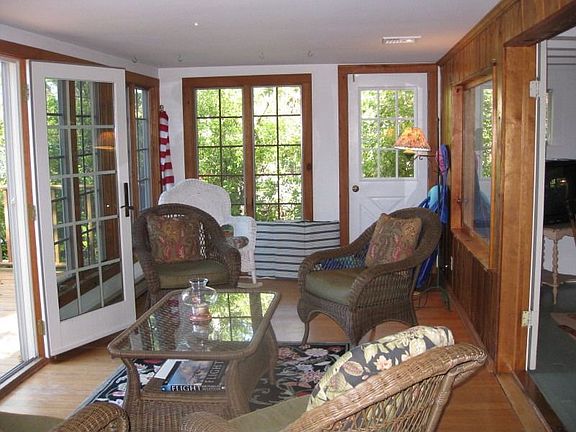 GREAT ROOM VIEWS OF THE ENTIRE LAKE