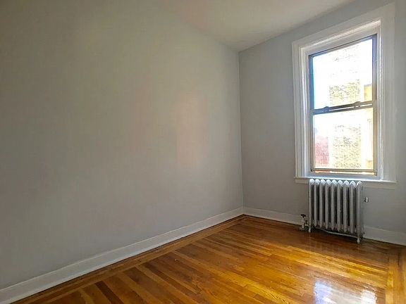 5th image of 701 W 184th St #5C
