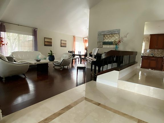 4th image of 45230 Parkmeadow Dr