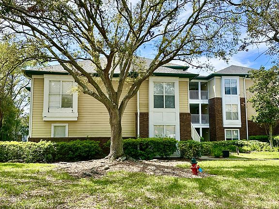 3rd image of 10122 Winsford Oak Blvd #1401