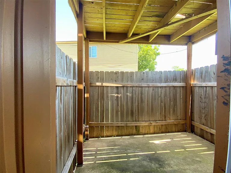 2300 Cedrick Cv #B — Photo 27