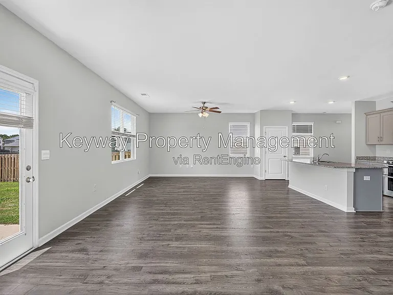 411 Shipwreck Dr — Photo 12