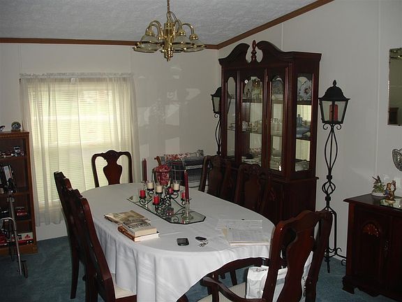 4th image of 1075 Westwoods Dr