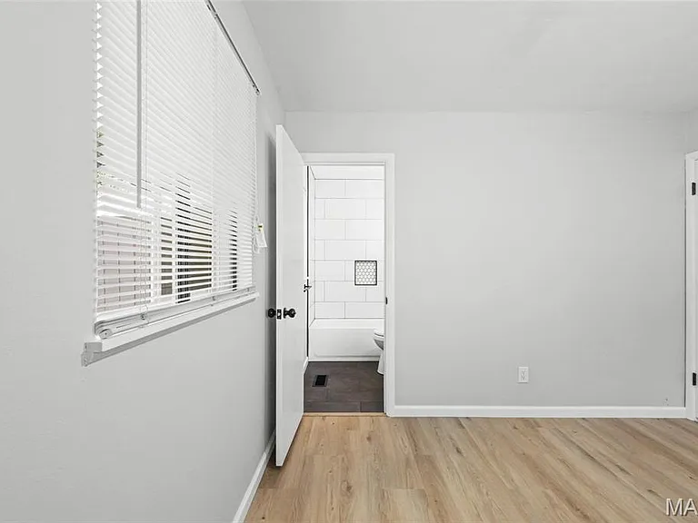 404 Spring Meadows Dr — Photo 31