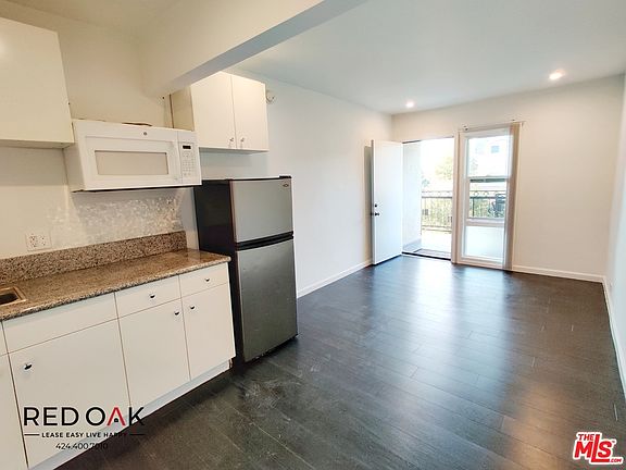 5th image of 3418 S Centinela Ave