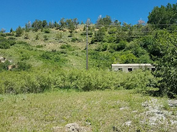 2nd image of 208 Kainu Ave