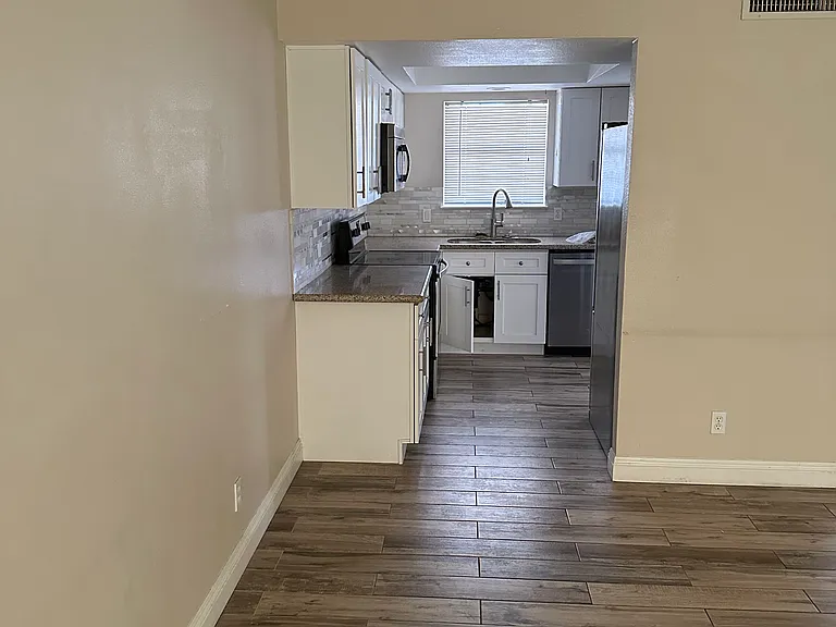 3823 S Maryland Pkwy — Photo 26