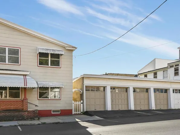 17 N 4th St, Minersville, PA 17954