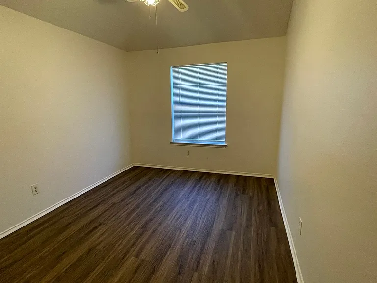 923 Simon Dr — Photo 21