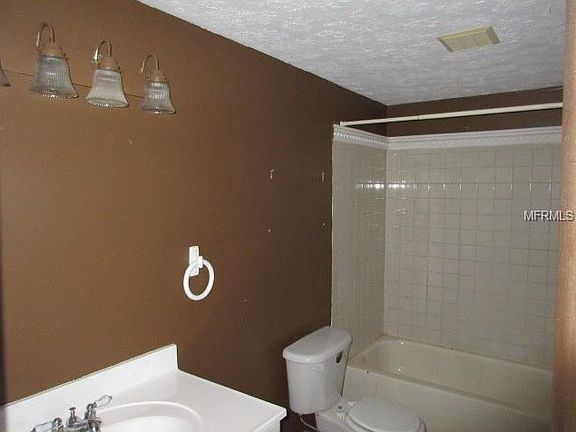 4th image of 3224 Fox Lake Dr