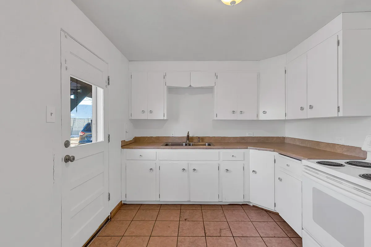 Building Photo - 1524 Jasmine St #2