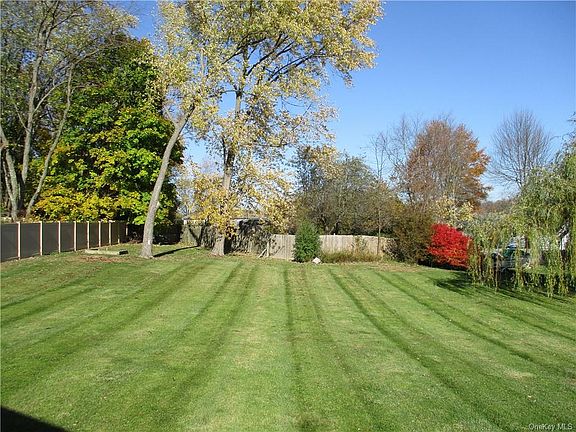 4th image of 15 Estate Blvd