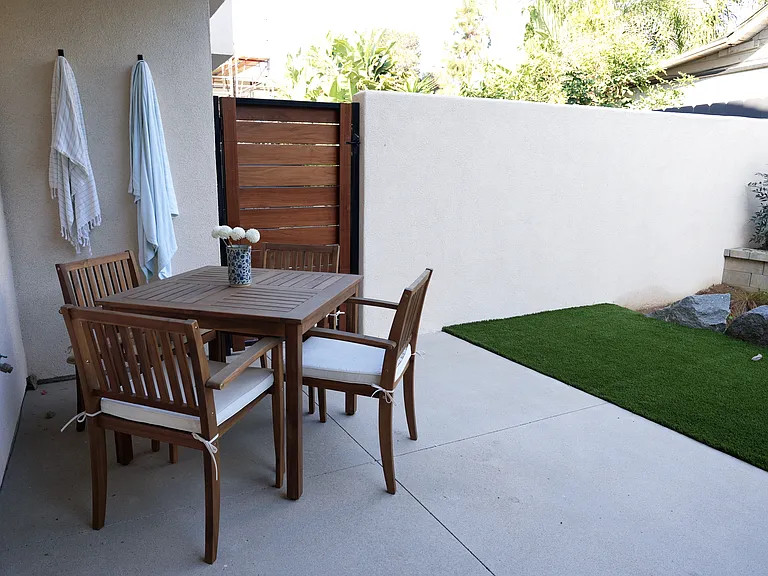 340 Sylvia St — Photo 8