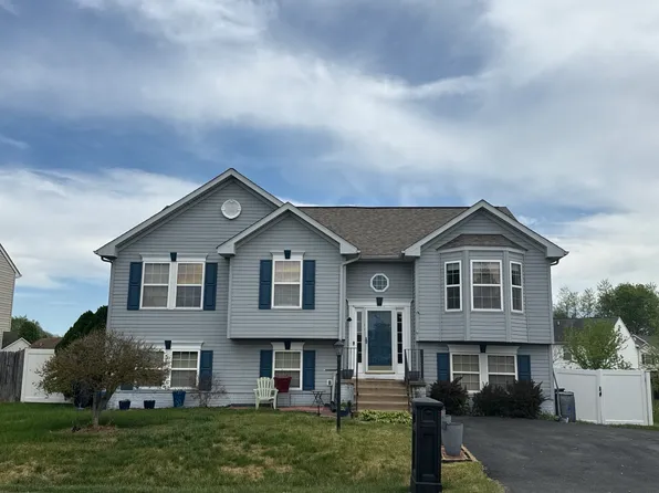 151 Charlotte Ct, Martinsburg, WV 25405