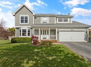673 Warwick Dr, Carol Stream, IL 60188