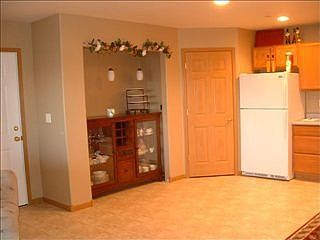 4th image of 71 N Shore Dr APT 2