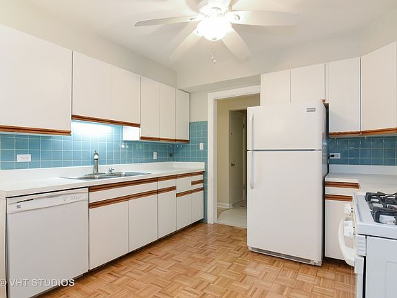 5th image of 8921 Lincolnwood Dr