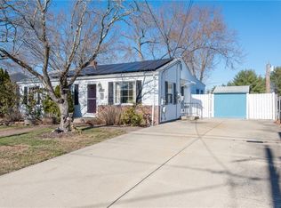 153 Grove St, Lincoln, RI 02865