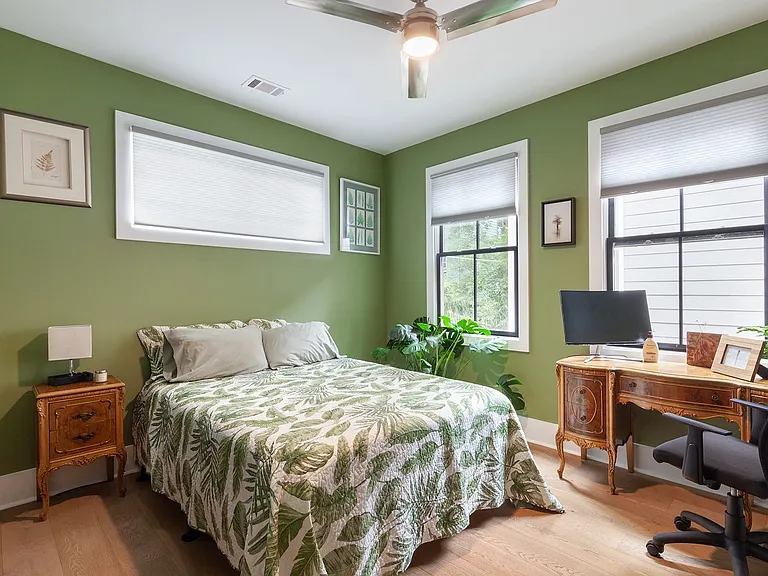 702 Grant Ter SE — Photo 26