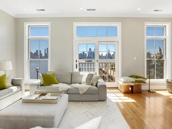 1 Regency Place image 1 of 16