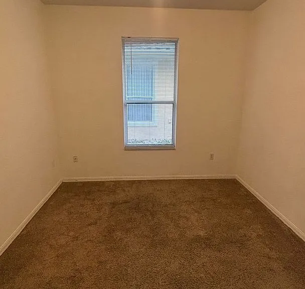 2915 Sunset Lakes Blvd — Photo 11