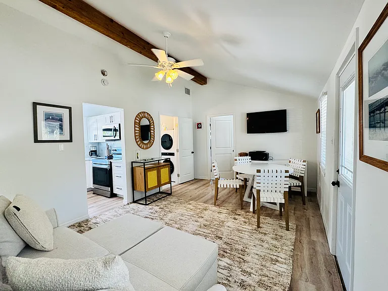 6980 Poinsettia Ave — Photo 15