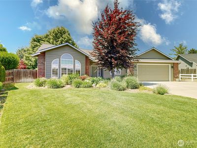 1726 SE Grassland Court, College Place, WA, 99324