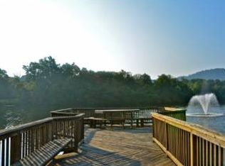 225 Lake Club Ct APT 302, Charlottesville, VA 22902