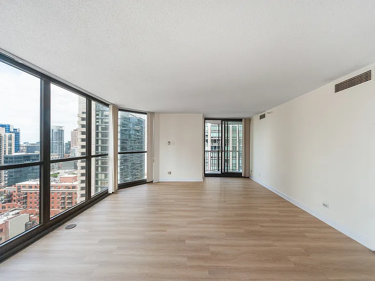 10 E Ontario St #2008 — Photo 9