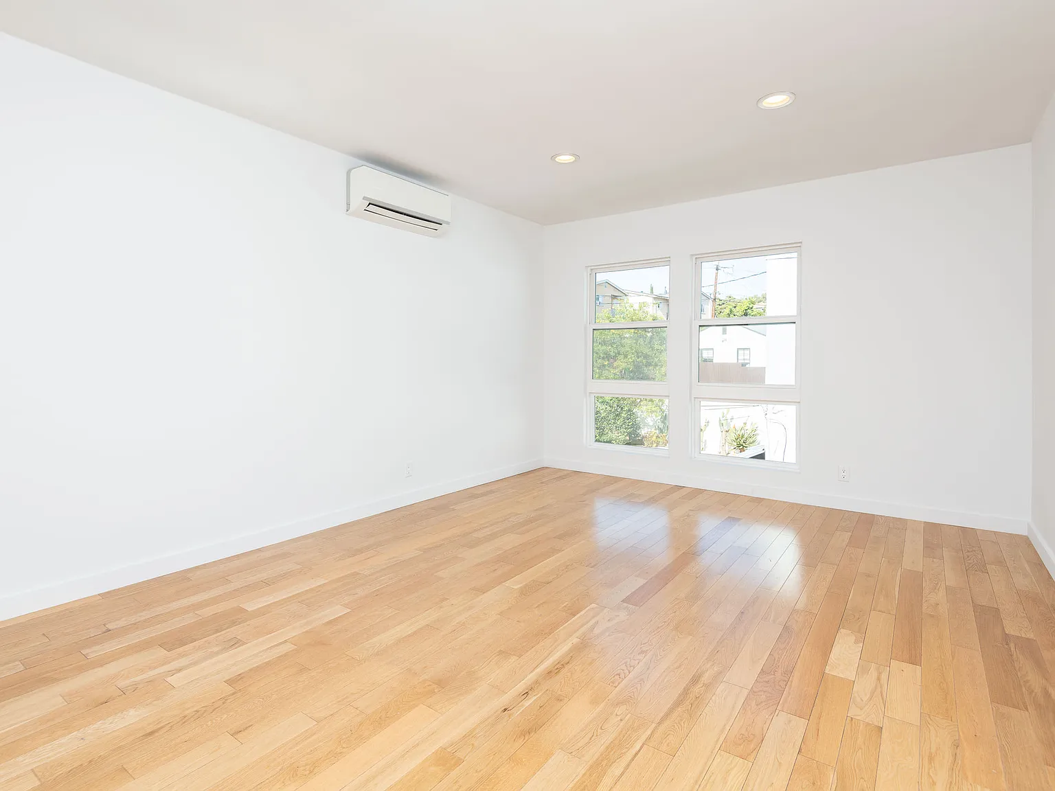 2 bed, 1000 sqft, $2,995 — Photo 4