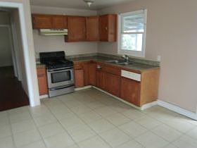 2nd image of 1094 Vine St