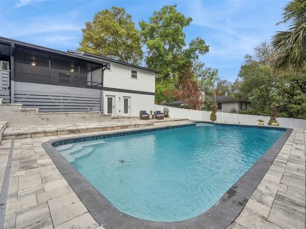 1450 Hilltop Dr, Mount Dora, FL 32757